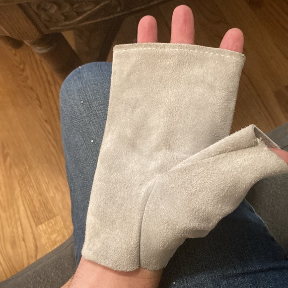 Suede Fingerless Gloves - Picture 7 of 8